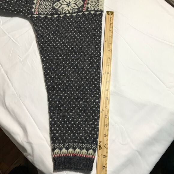 Vintage 80s wool fair isle Nordic snowflake grey womens S cardigan pewter clasps - Picture 11 of 13